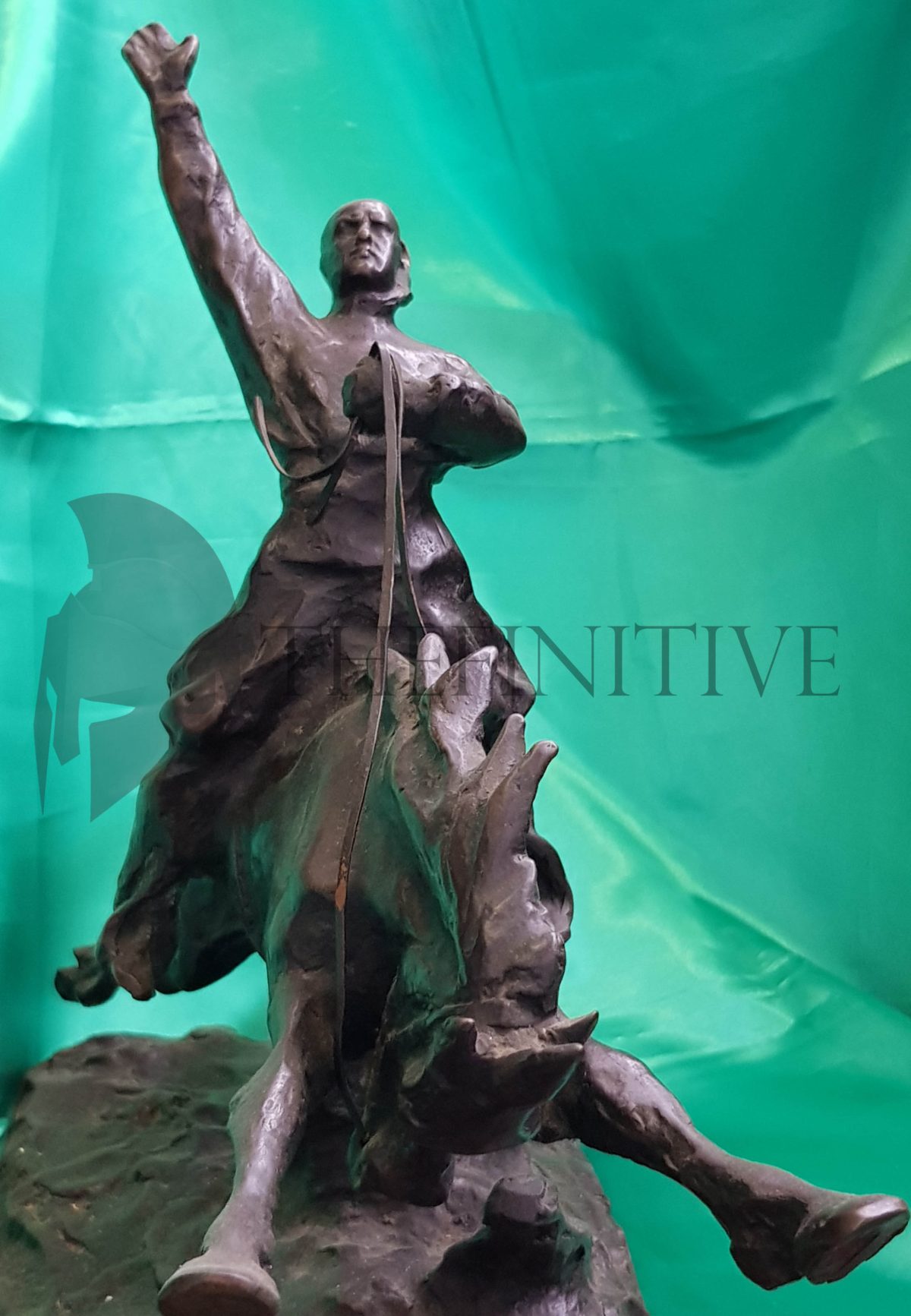 mussolini bronzo statua duce