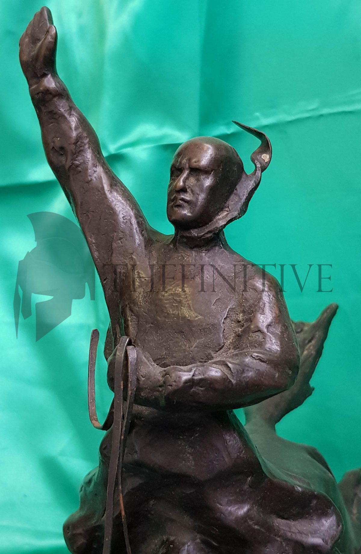 mussolini bronzo statua duce